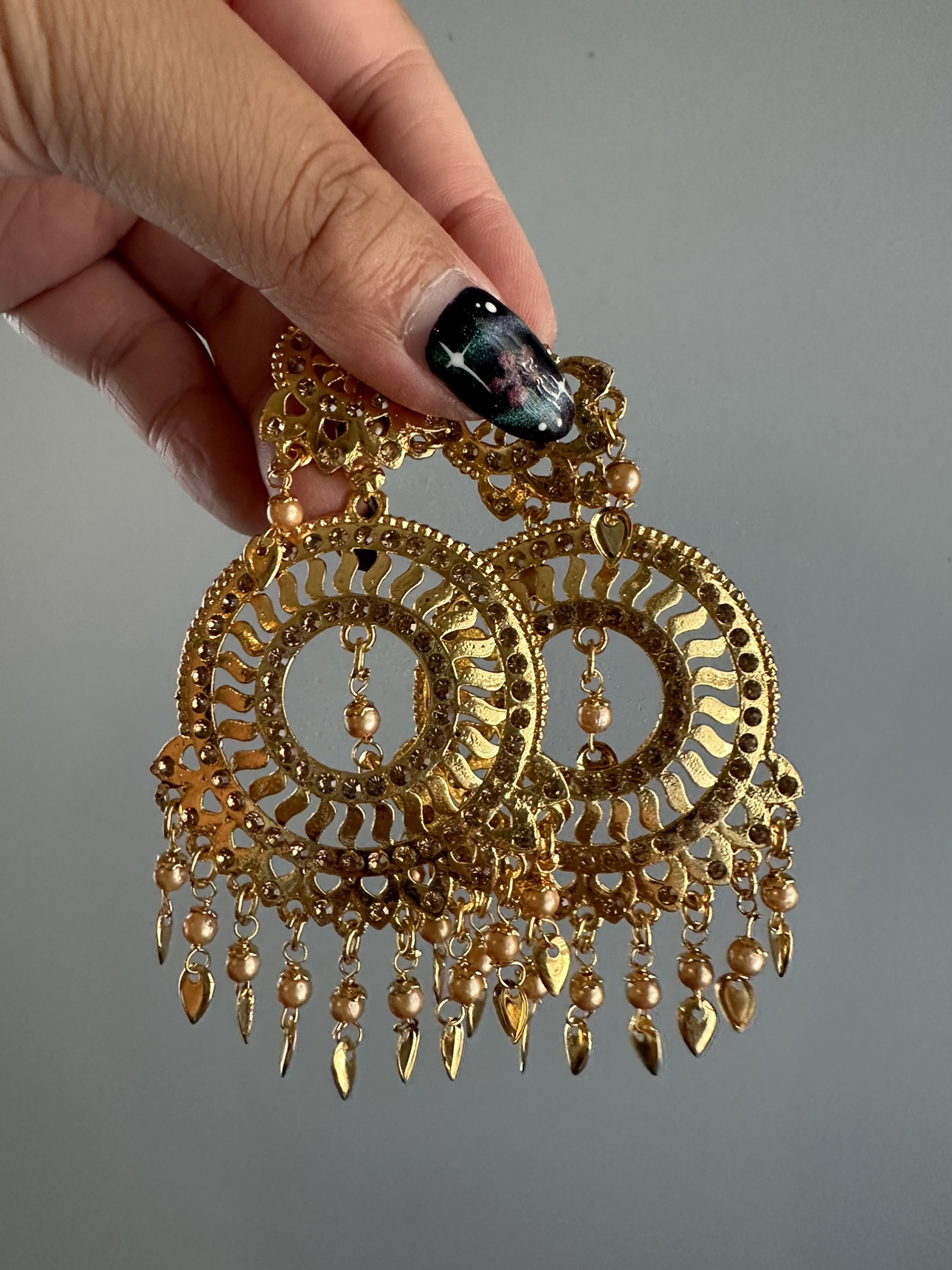 #freecycle Gold Indian Earrings & Tikka thumbnail