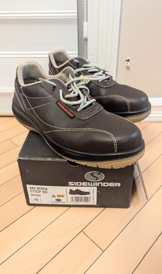 NEW** Sidewinder- Men's leather safety shoes SIZE 9