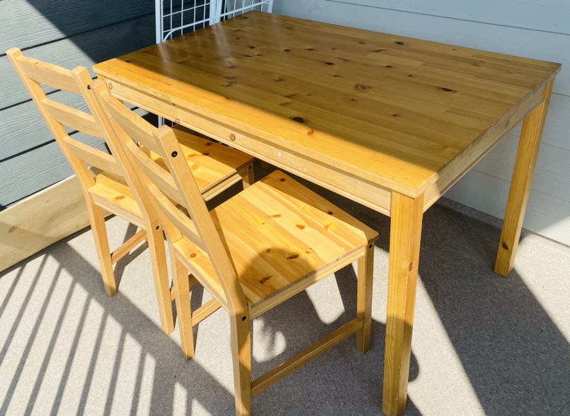 Dining Table With 4 chairs Ikea, antique stain - photo 2
