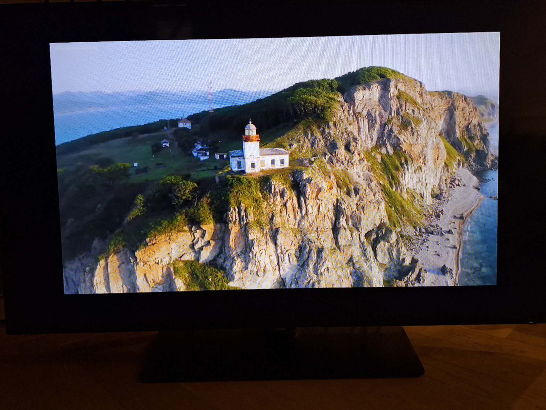 Samsung 58” TV and Ikea TV stand - photo 3