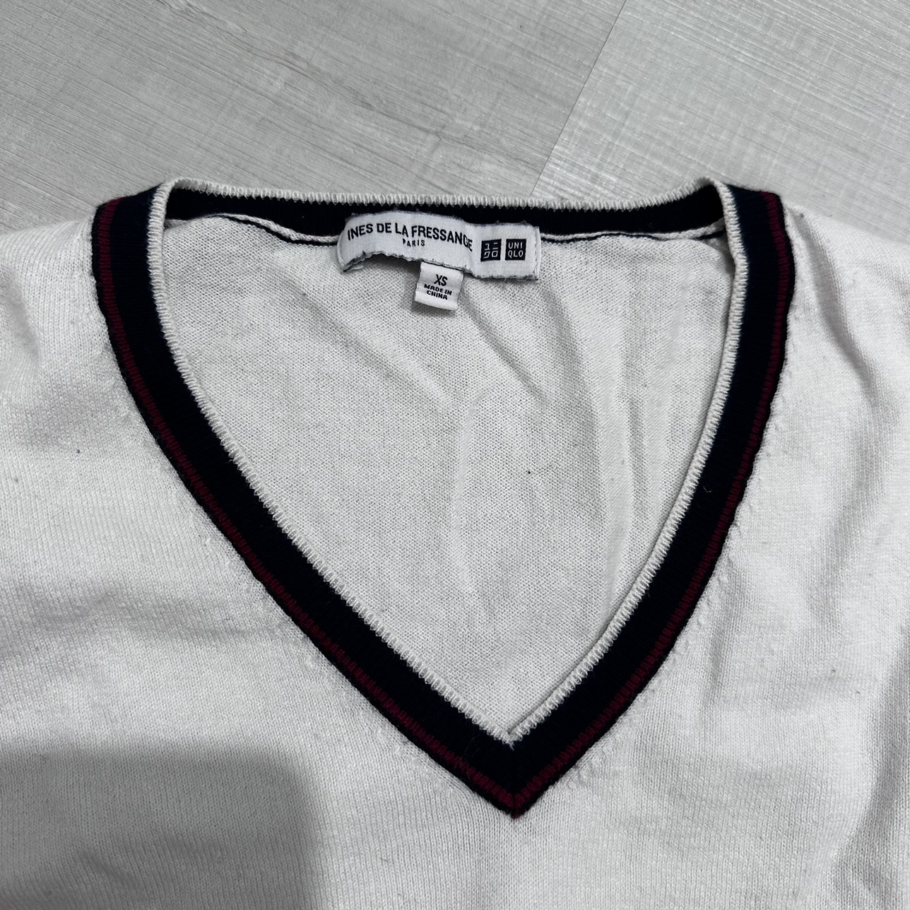 Uniqlo v-neck longsleeve top image indicator(3)