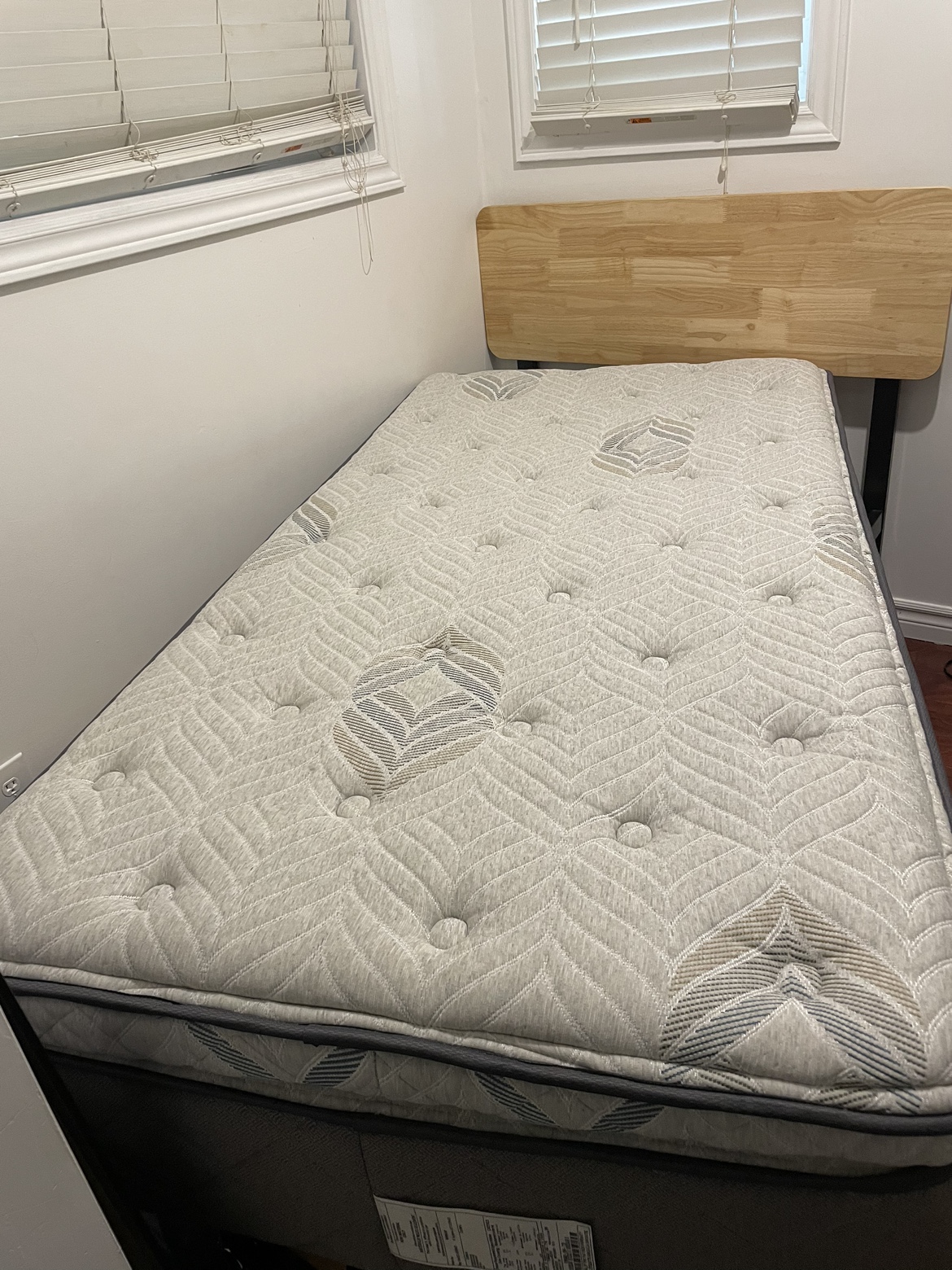 Single Bed Frame with Mattress image indicator(3)
