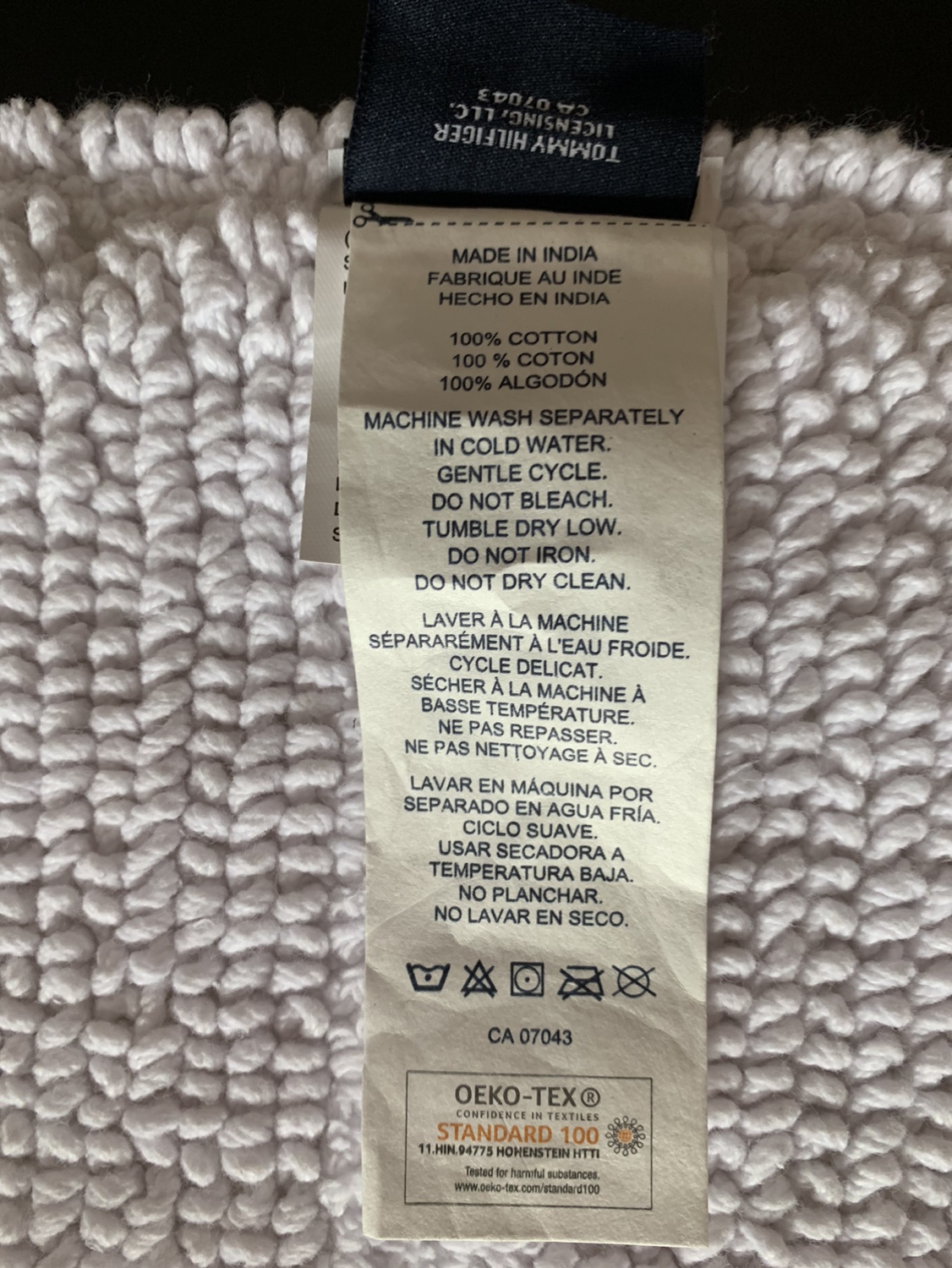 Set of 2 bath rugs, new. Pick up Islington/Evans image indicator(4)