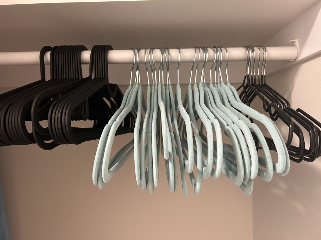 Big lot of hangers thumbnail