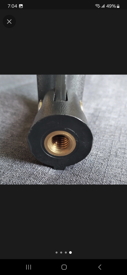 2 Microphone Holders for Handheld Microphones /European versions image indicator(4)