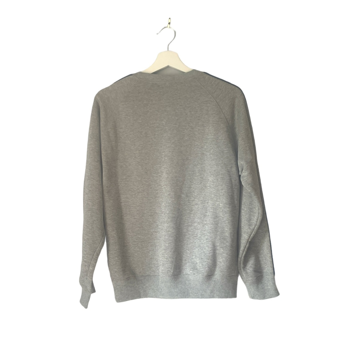 Uniqlo Grey Crewneck Sweatshirt Size Small image indicator(2)