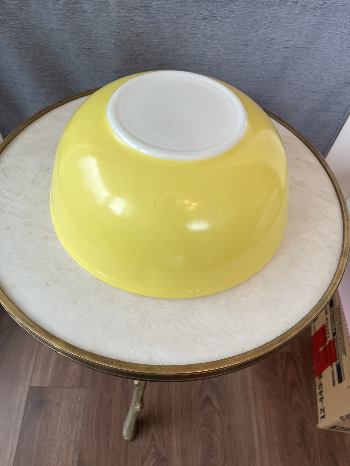 Vintage Pyrex Yellow Primary color - photo 2