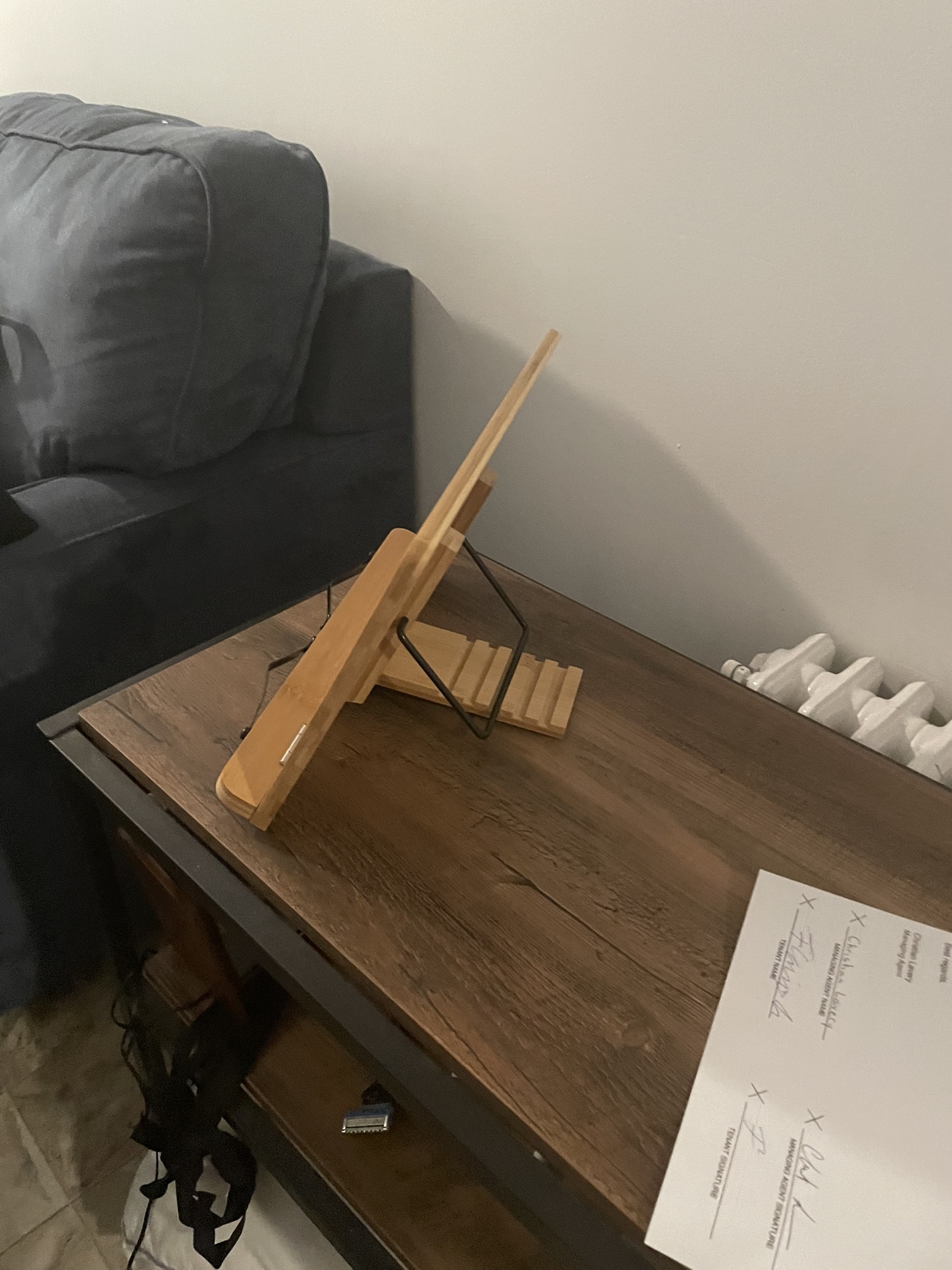 Wooden Book Stand - photo 2