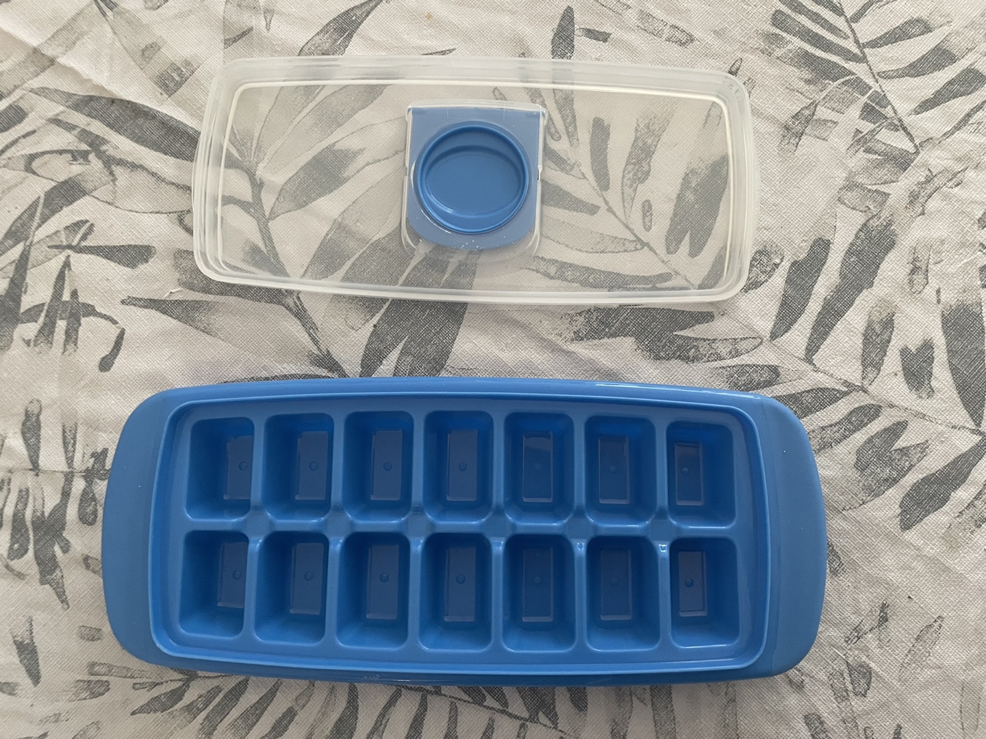 Ice Cube Tray - photo 2