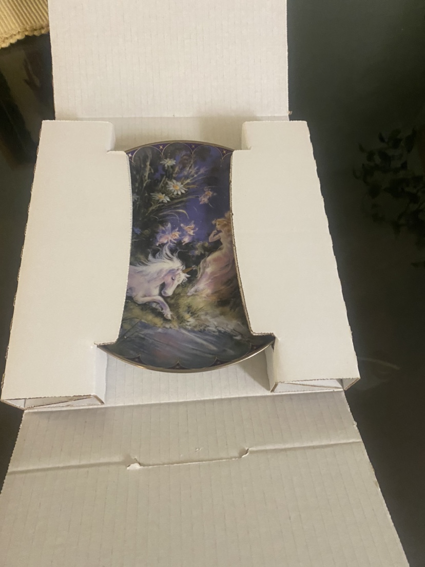 Magical Mischief Collector Plate image indicator(3)