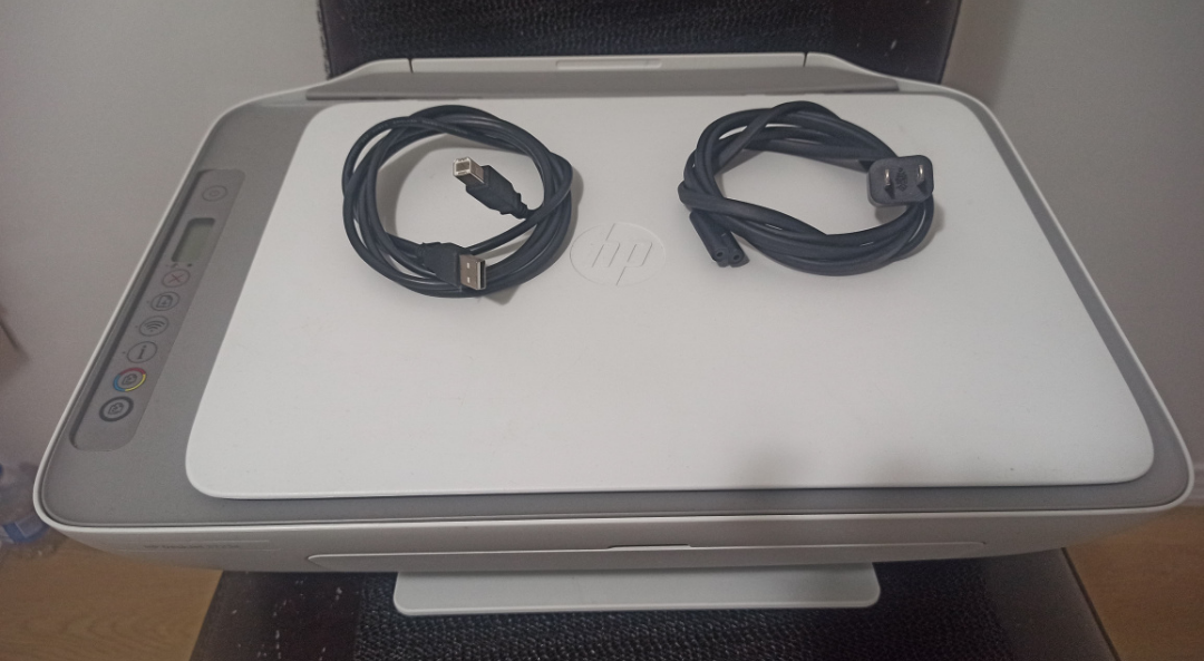 Urgent Sale - HP Deskjet 2723e  Printer+colour ink +50 A4 pages image indicator(3)