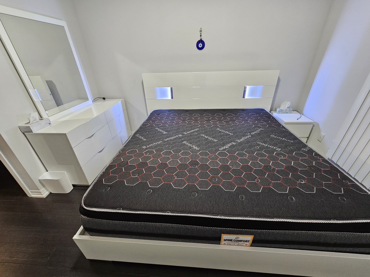 King Sized Bed Frame With Mattress and dresser - photo 4
