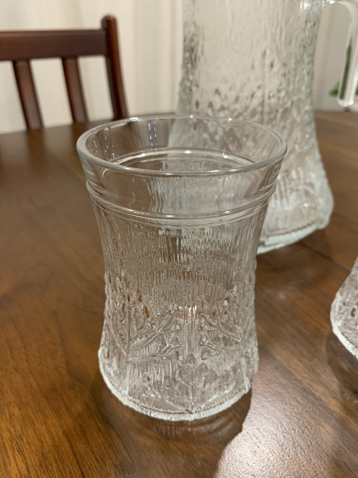 Lasisepat Cow Parsley 6 Cup Crystal Pitcher and Two Glasses image indicator(3)