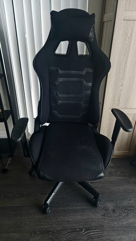 Gaming Chair for sale thumbnail