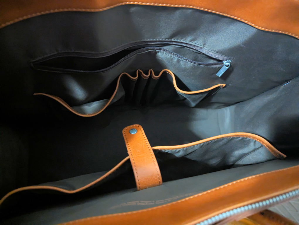 Matt & Nat  Laptop Vegan Leather Bag image indicator(7)