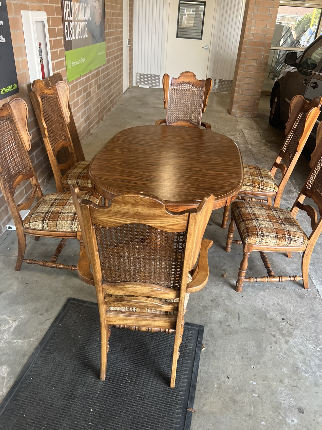 Dining Table w/6 chairs and 2 leaves - photo 3