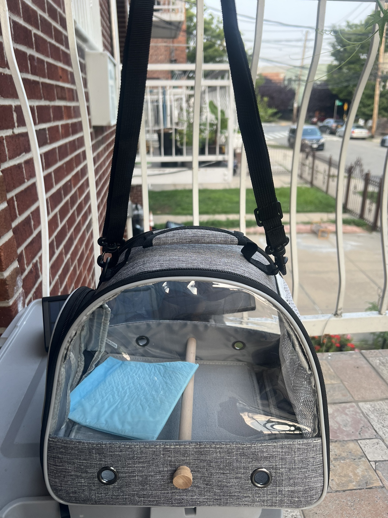 Pet carrier with shoulder strap - photo 4
