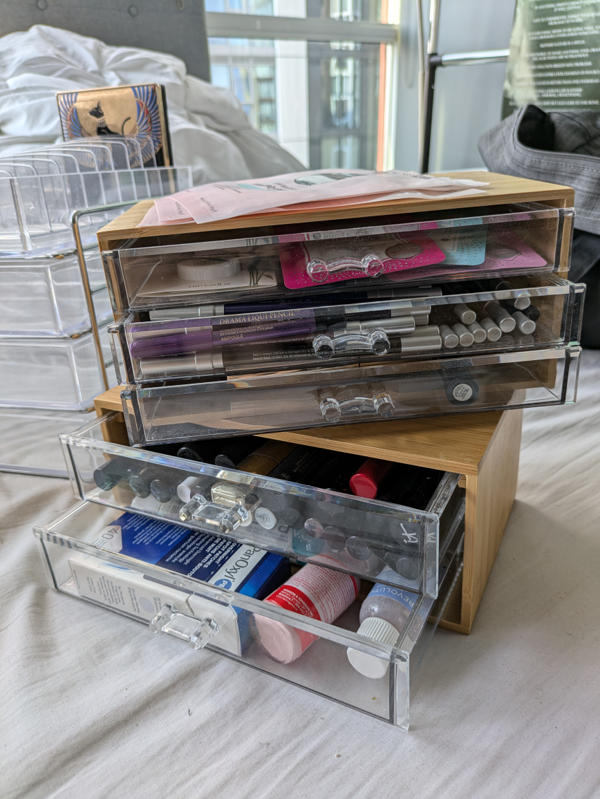 Bamboo and Acrylic Organizers image indicator(2)