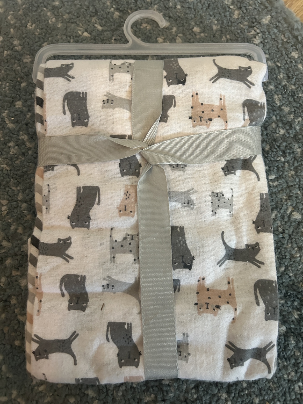 4 Receiving Blankets image indicator(2)