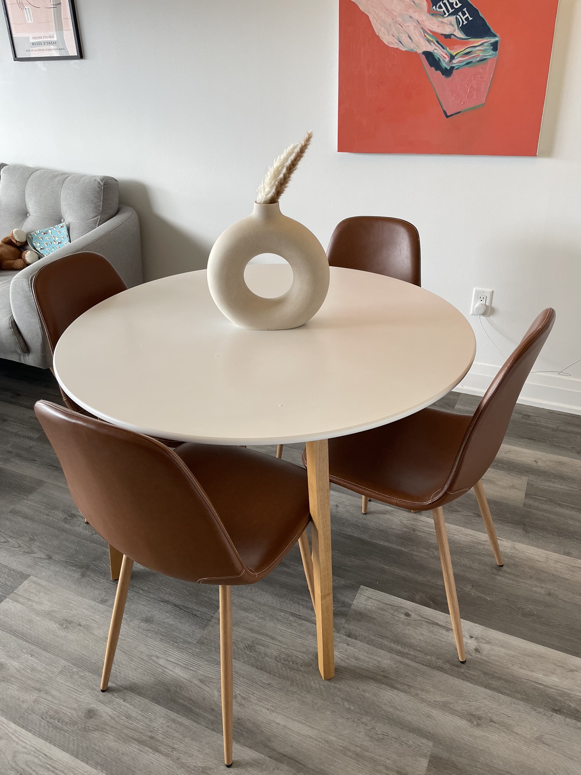Round Dining Table - White with Wooden legs image indicator(3)