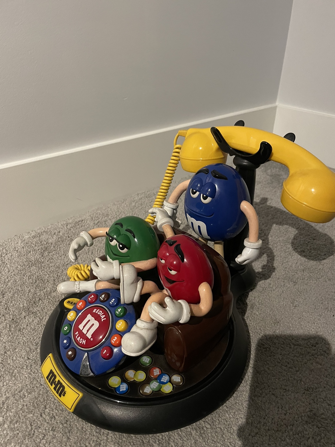 M&M phone - photo 3