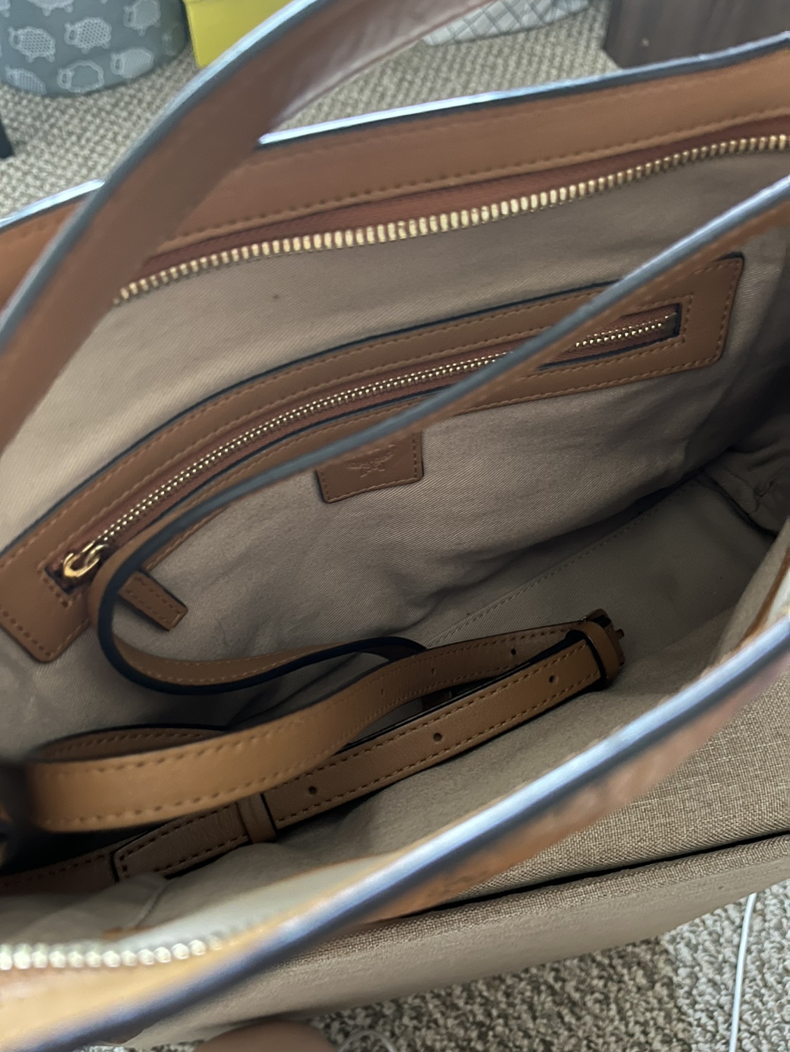 MCM Patricia Medium Bag image indicator(5)