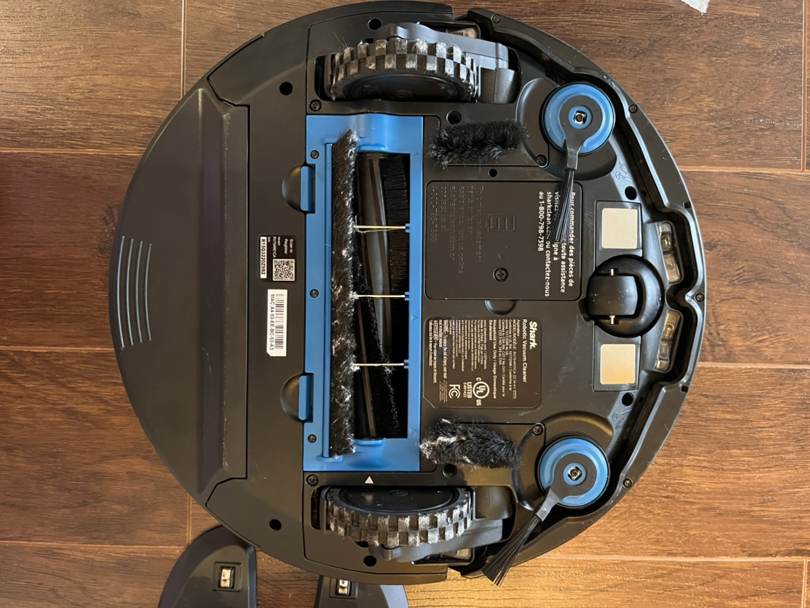 Shark robotic vacuum - photo 3
