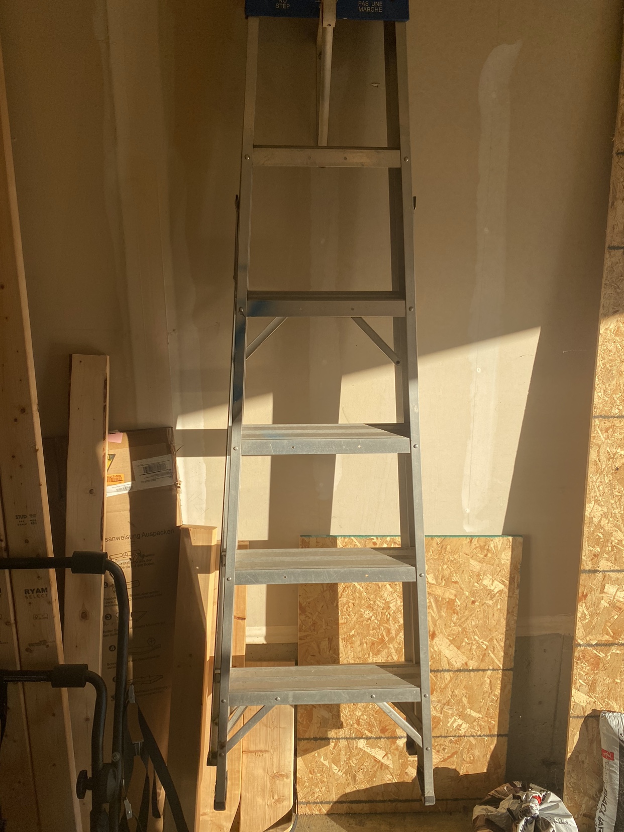 Aluminum Step Ladder