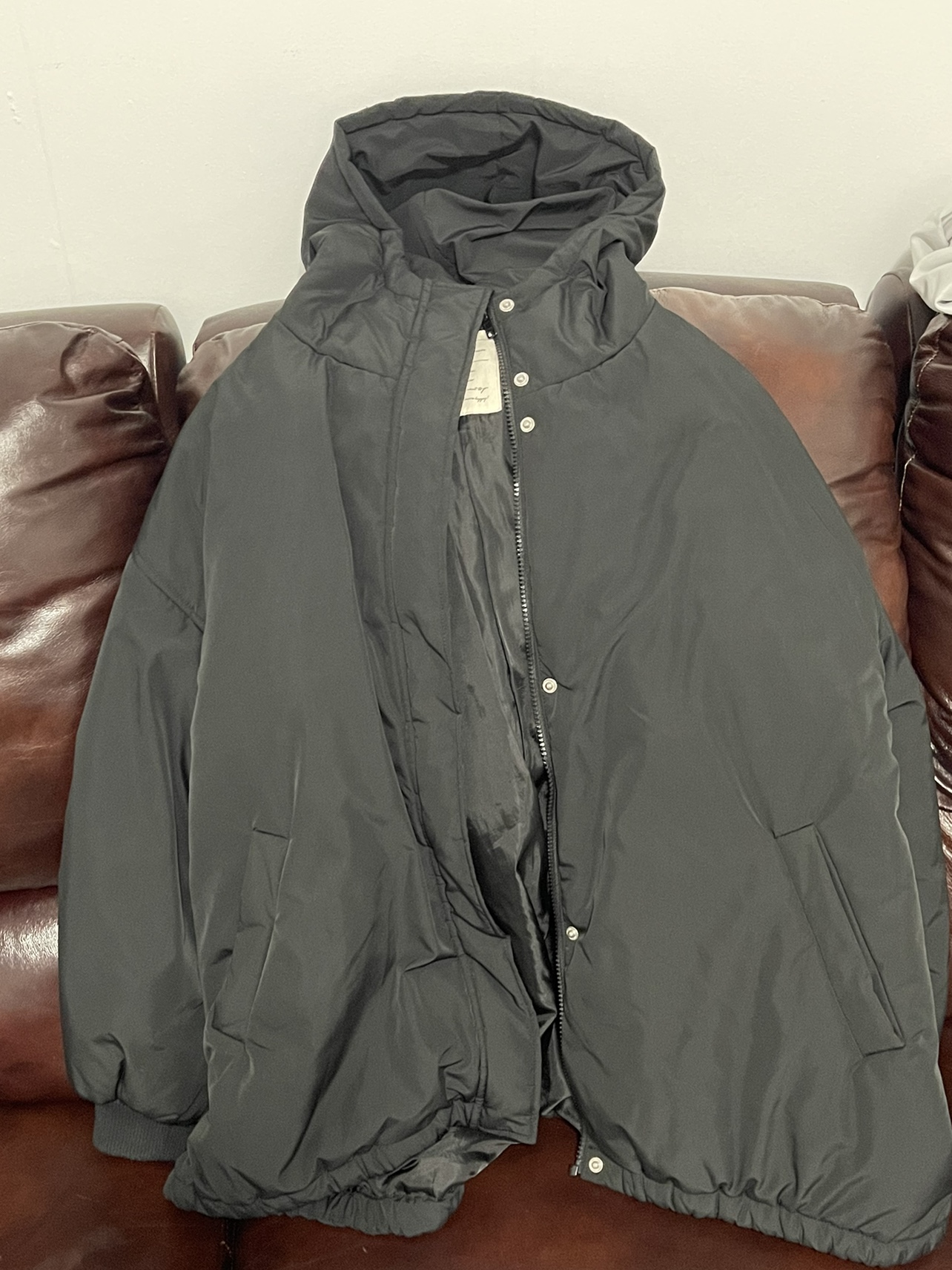 Black Puffer Jacket image indicator(2)
