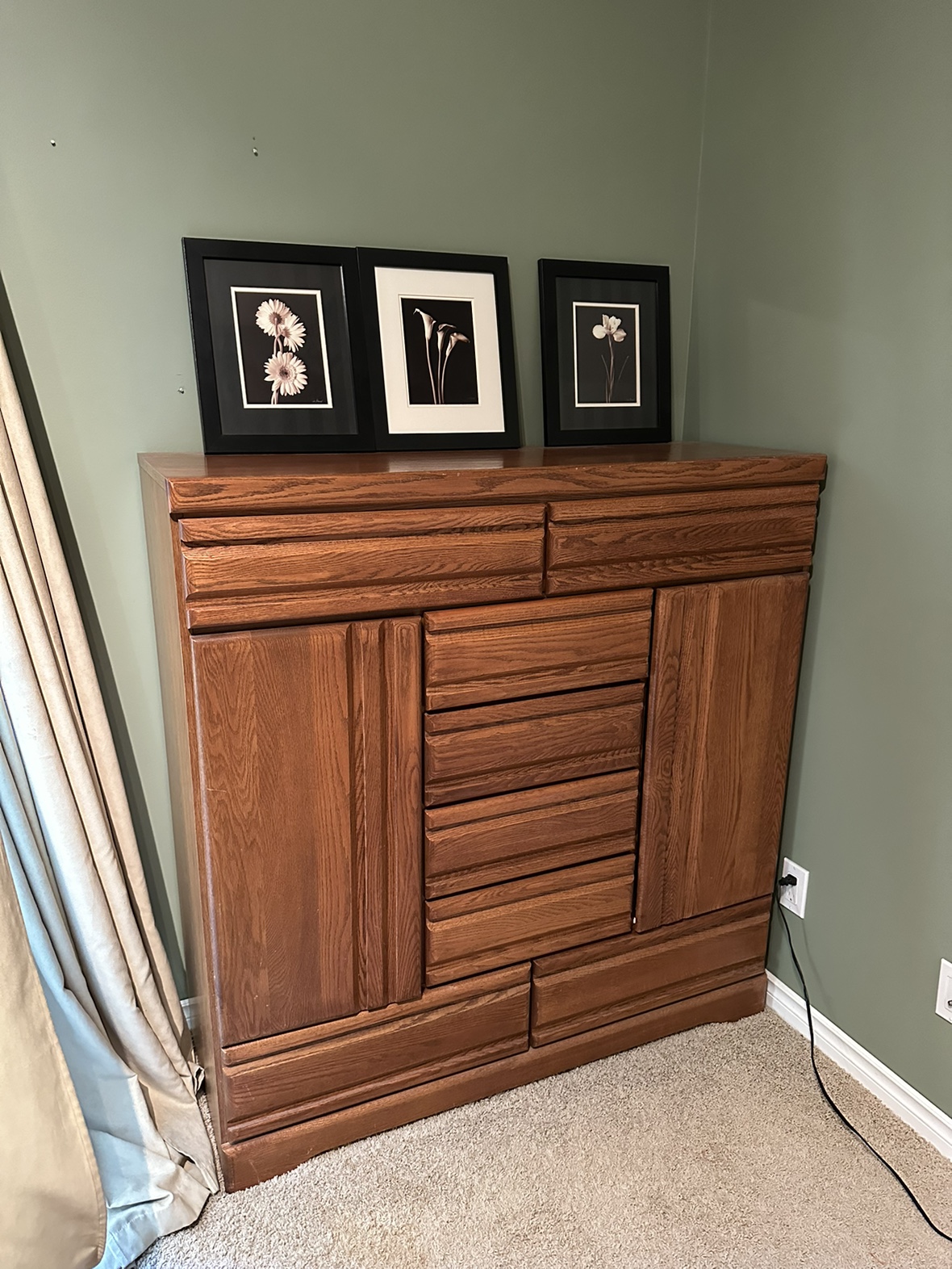 FREE Oak Platform Bed Frame with Storage + 2 Dressers - photo 4