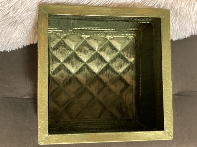 Vintage Green Metal Planter image indicator(3)