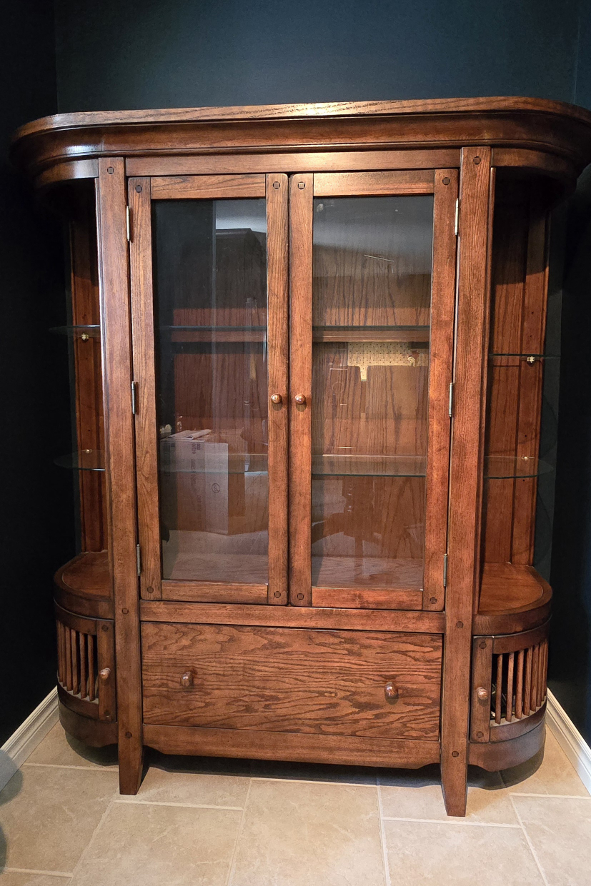 China Cabinet / Hutch