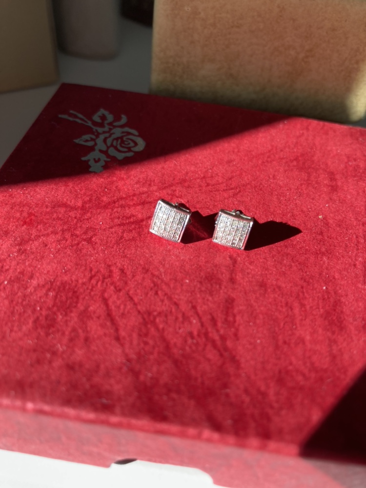 Square Stud Earrings thumbnail