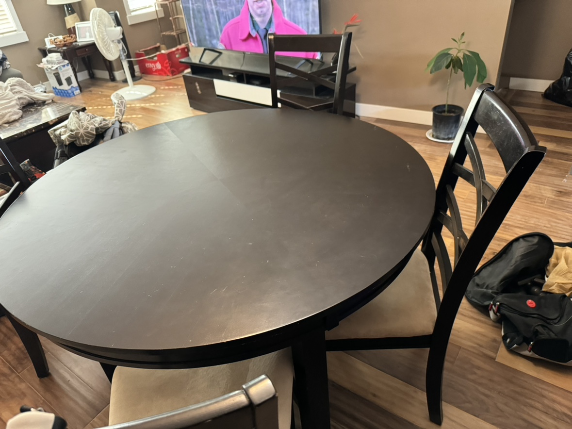 Table and 4 chairs - photo 3