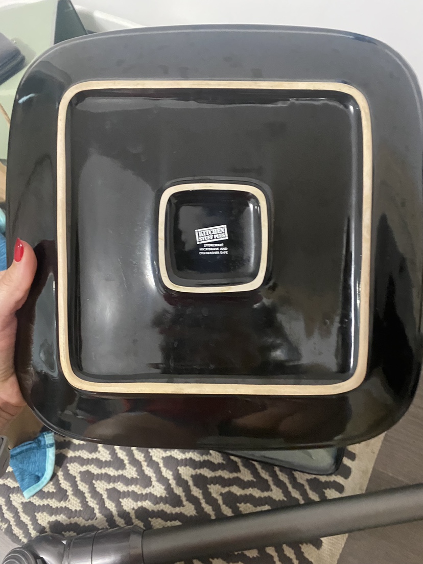 Two large serving Plates image indicator(4)