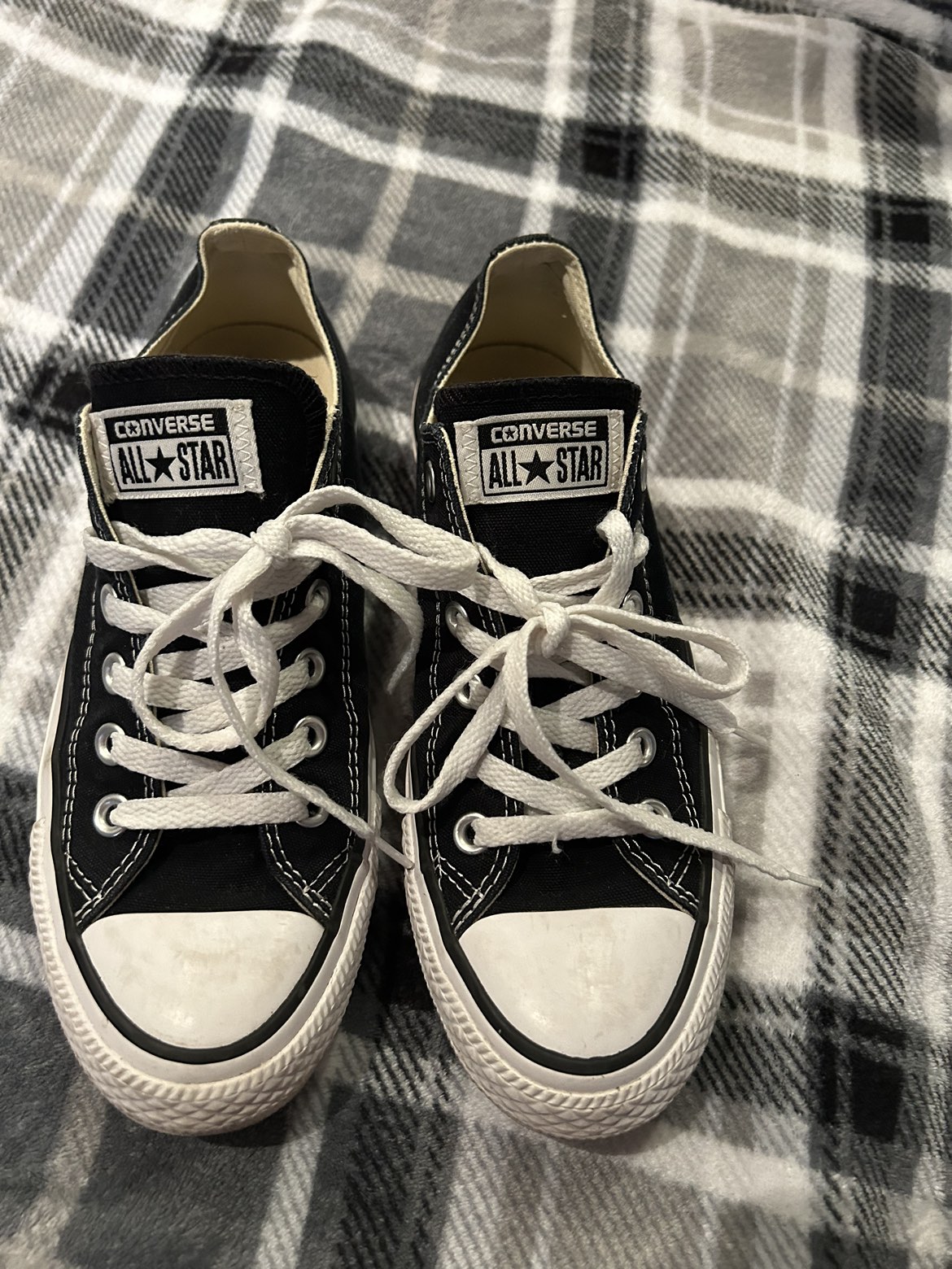 Black Converse thumbnail