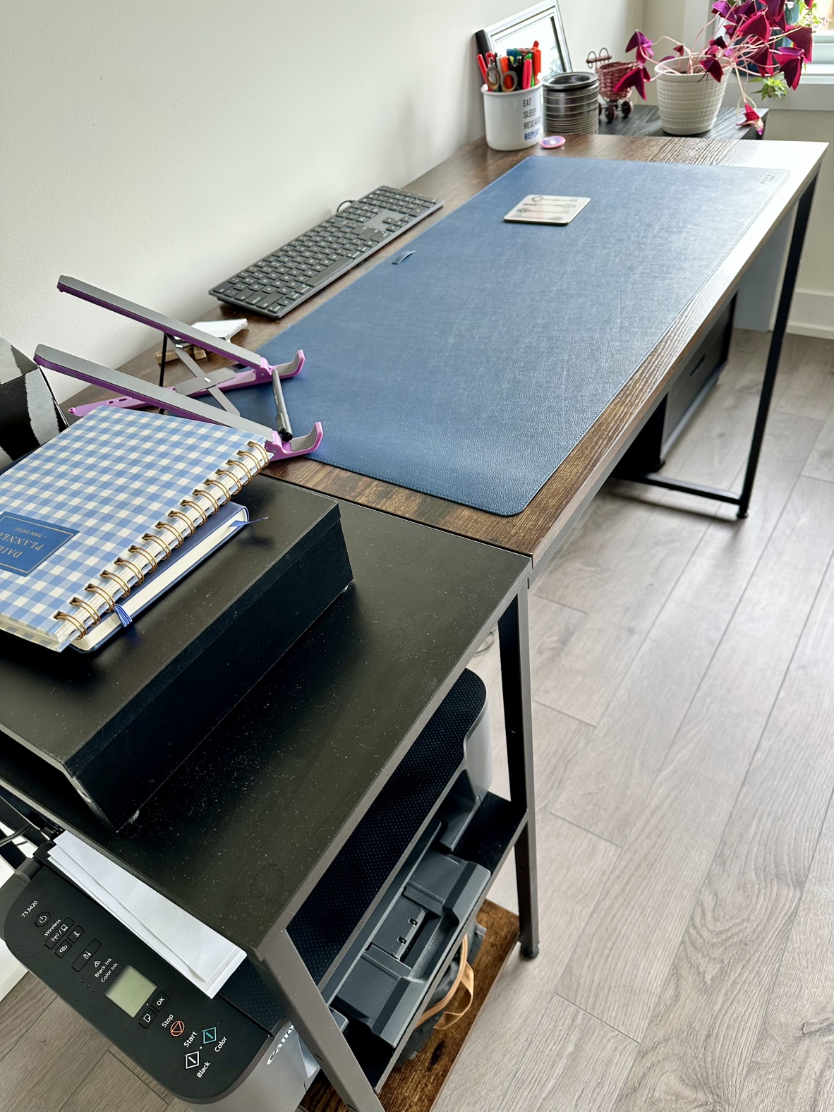 Office table
