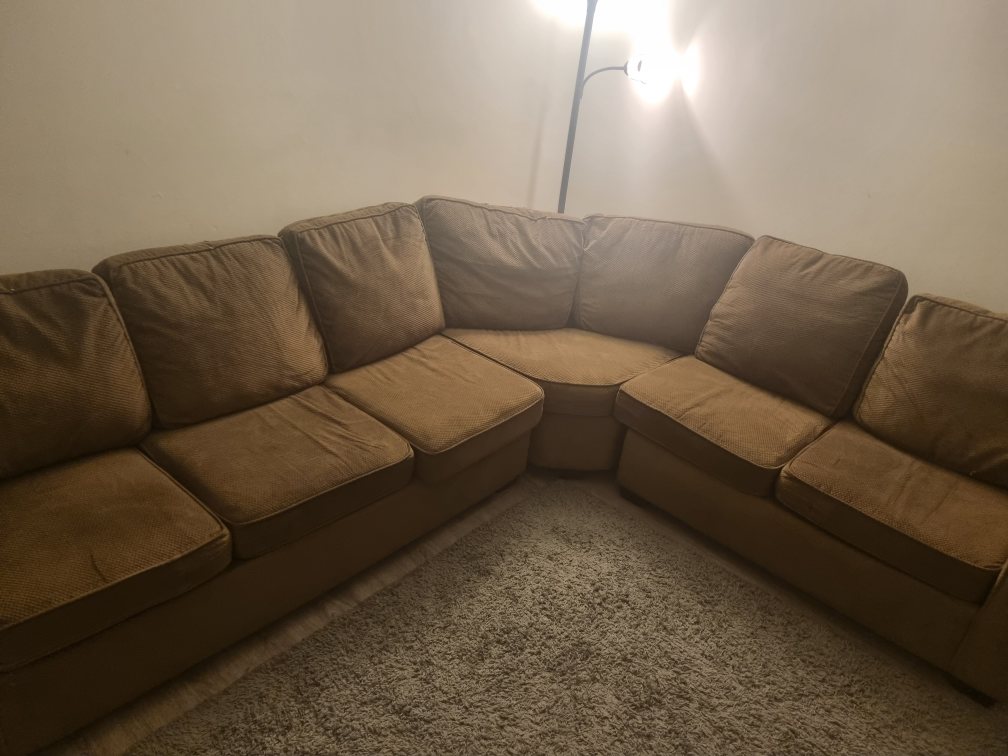 Brown 3 Sectional comfy Sofa from a pet free home - photo 4