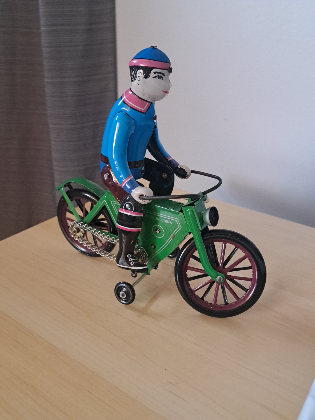 TIN TOYS MAN ON BICYCLE WORKS GREAT - photo 2