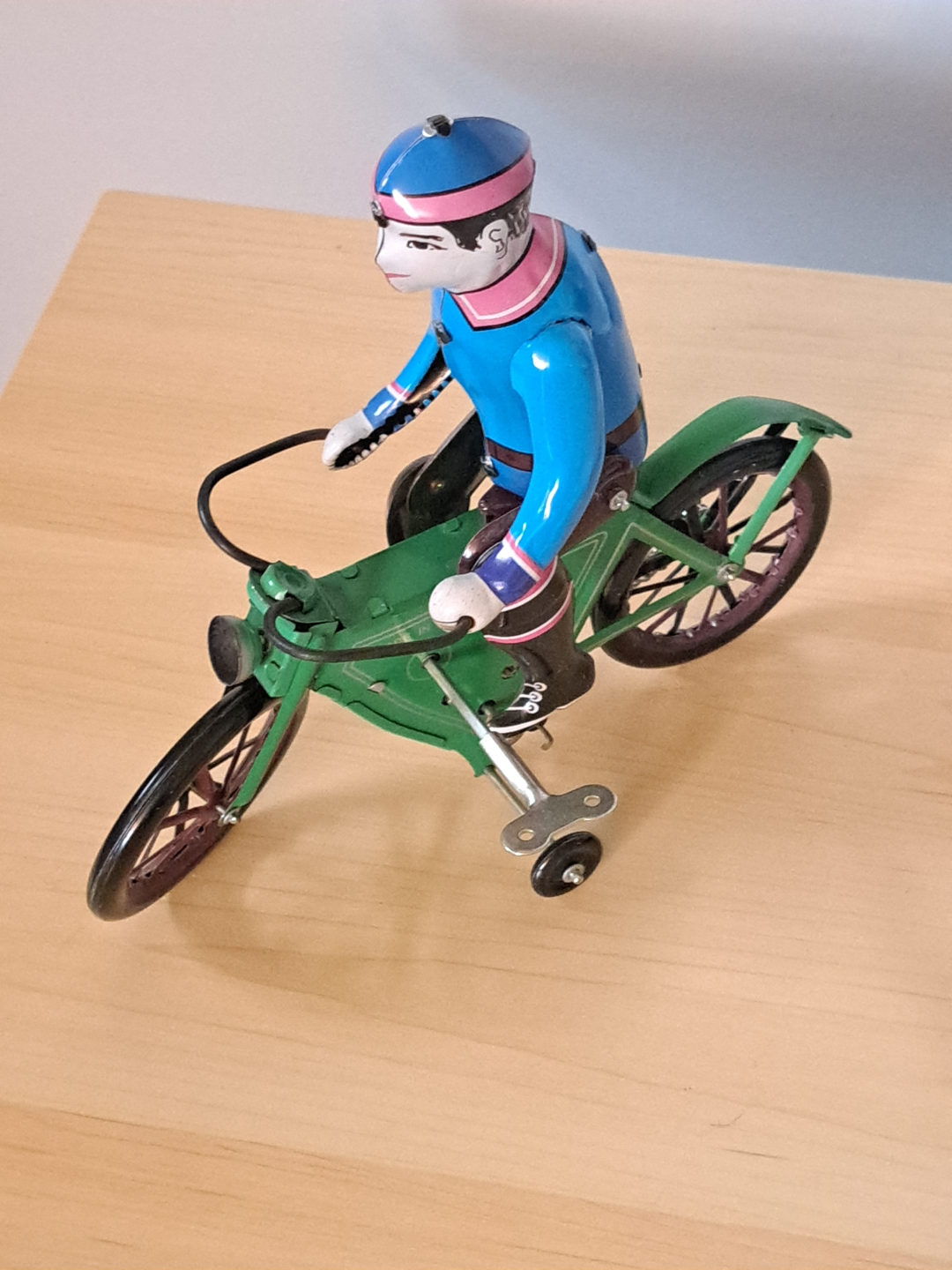 TIN TOYS MAN ON BICYCLE WORKS GREAT - photo 5