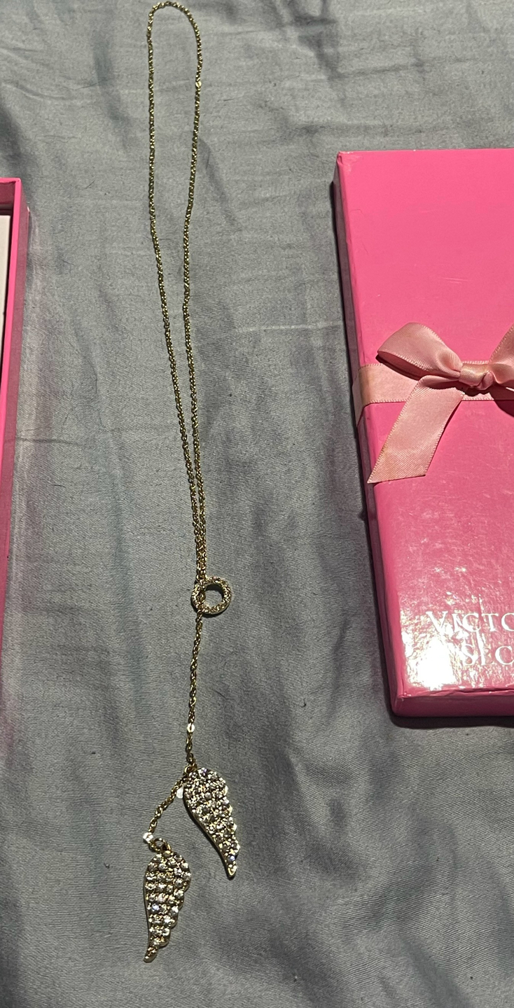 (Rare) Victoria’s  Secret Angel Wings Necklace image indicator(4)