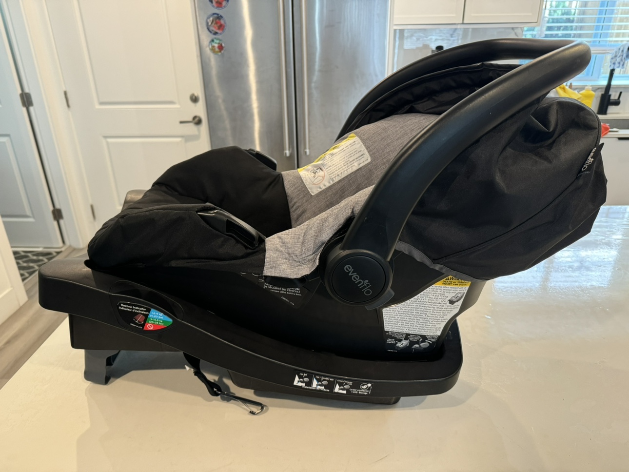 Evenflo Embrace Infant Car Seat - photo 2