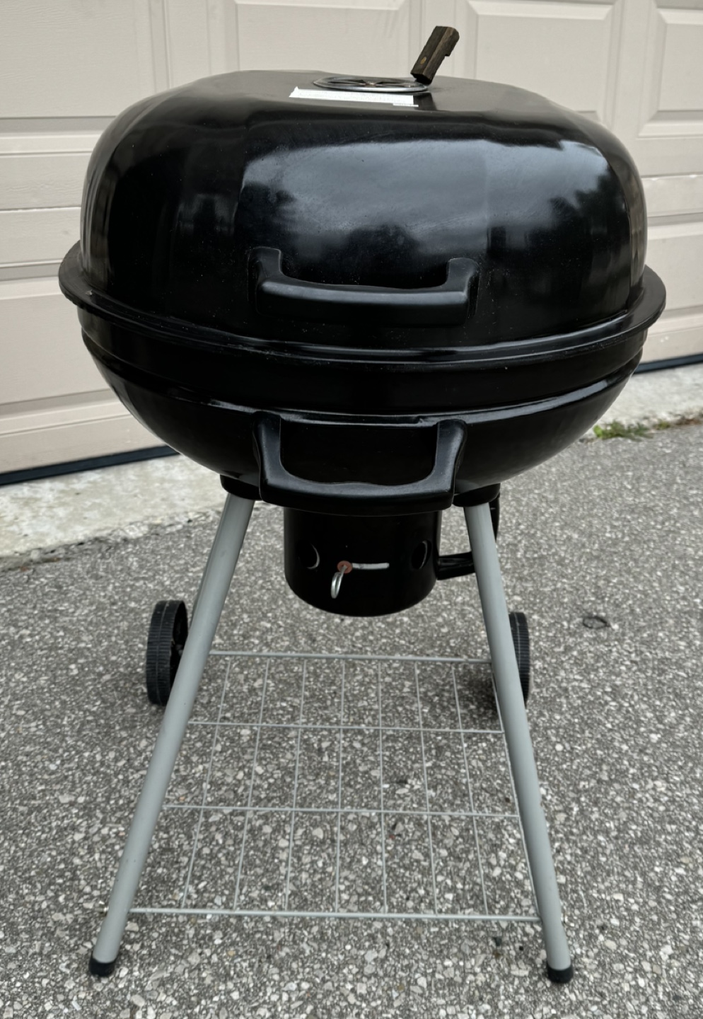 Portable Charcoal BBQ Grill thumbnail