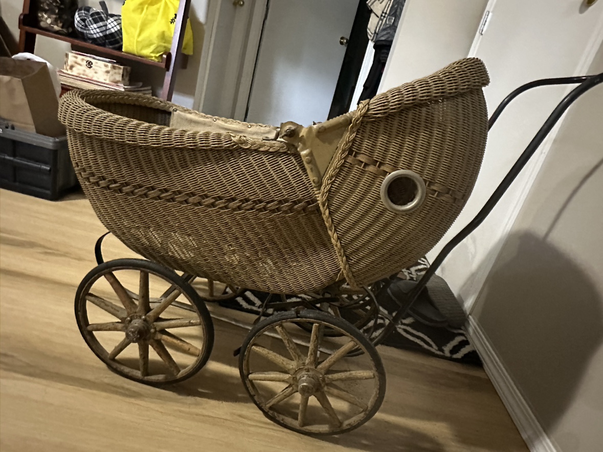 Wicker Baby Carriage - photo 2