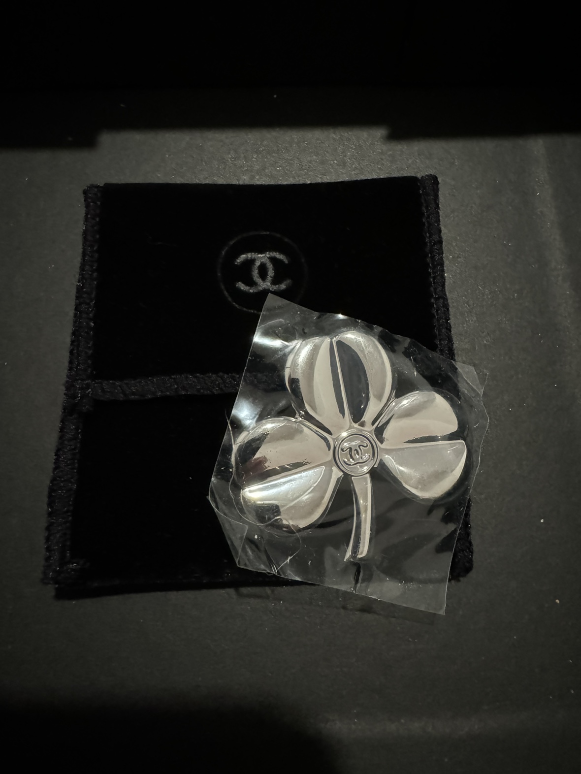 Brand New Chanel Beauty Brooch image indicator(3)