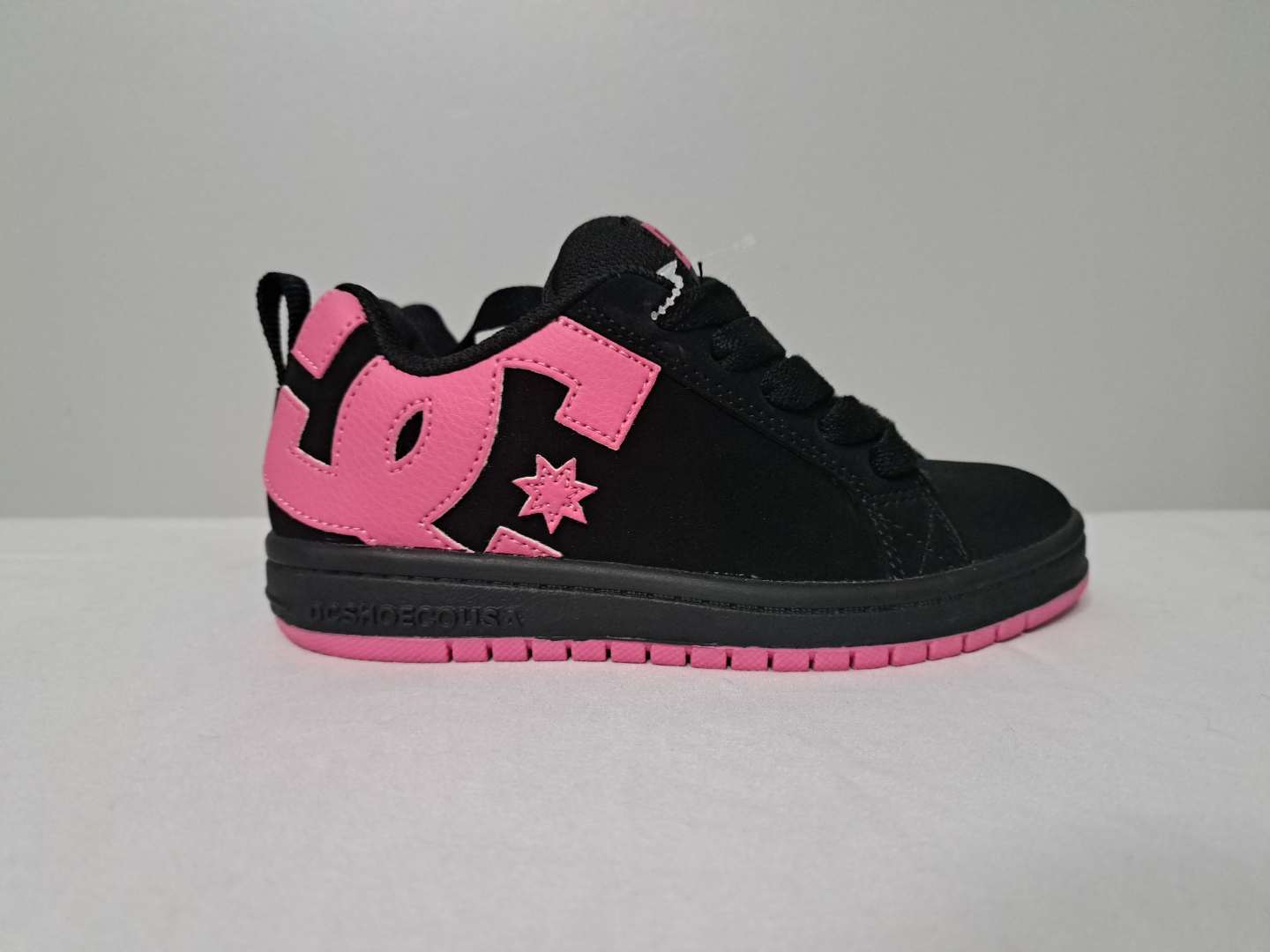 DC Shoes Kids Brand New Sz 2 Youth Girls image indicator(3)