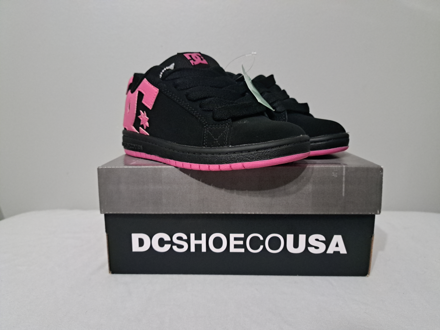 DC Shoes Kids Brand New Sz 2 Youth Girls image indicator(4)
