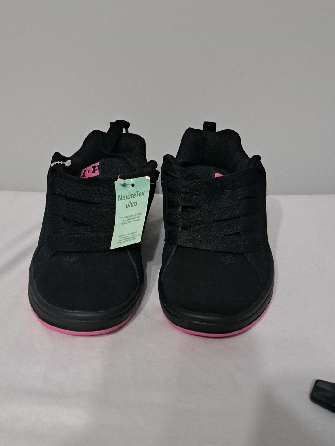 DC Shoes Kids Brand New Sz 2 Youth Girls image indicator(5)