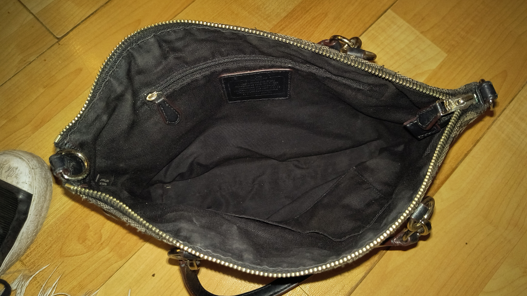 Coach Signature Tote Bag image indicator(6)