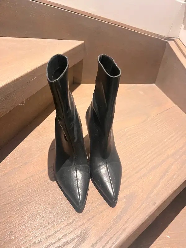 Zara boots thumbnail